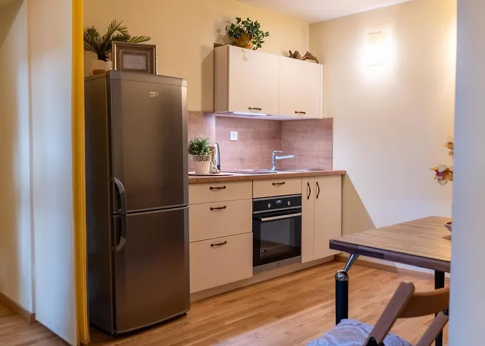 Cozy Suite with Inner Yard