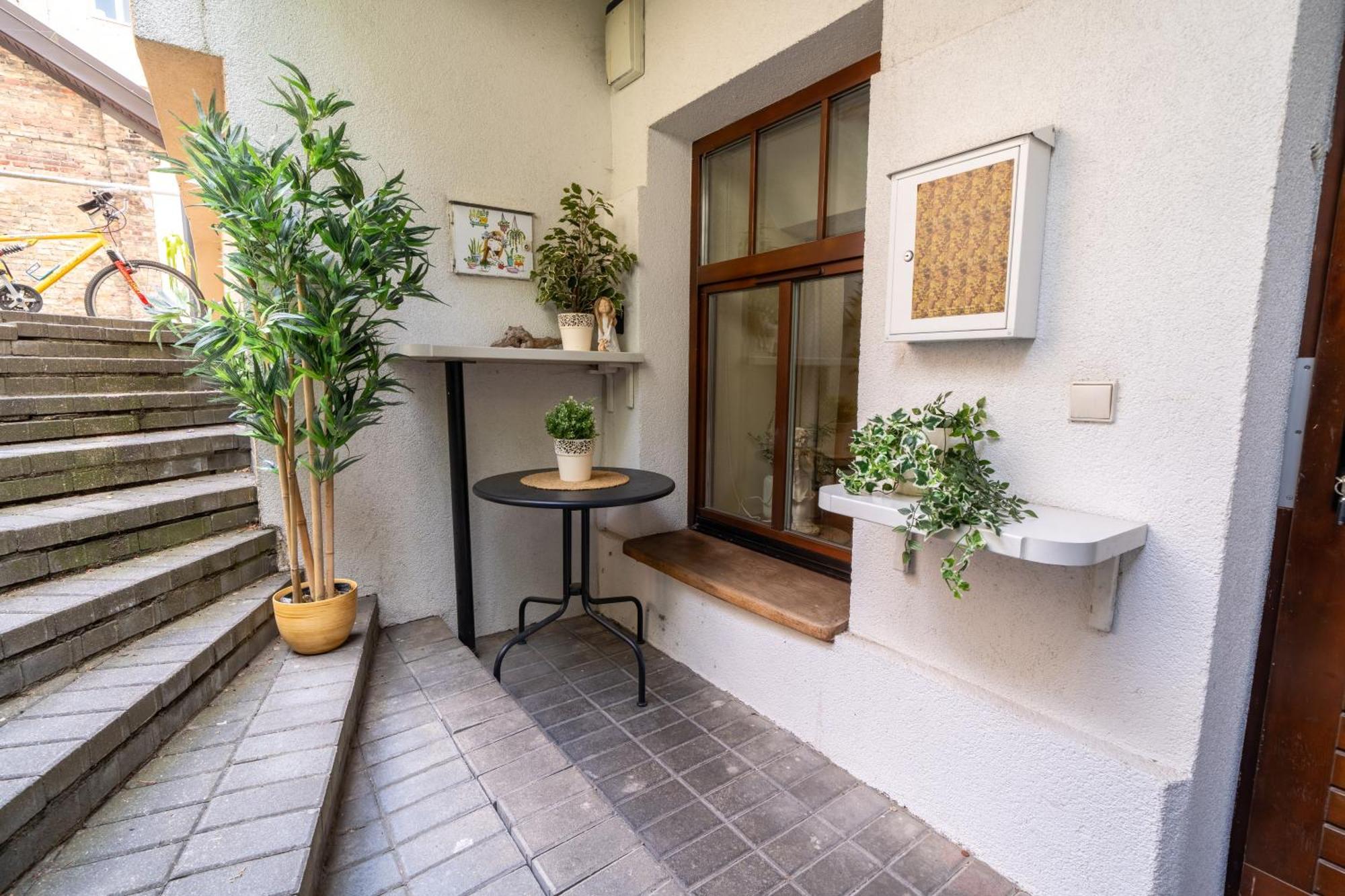 Cozy With Inner Yard * Wilno
